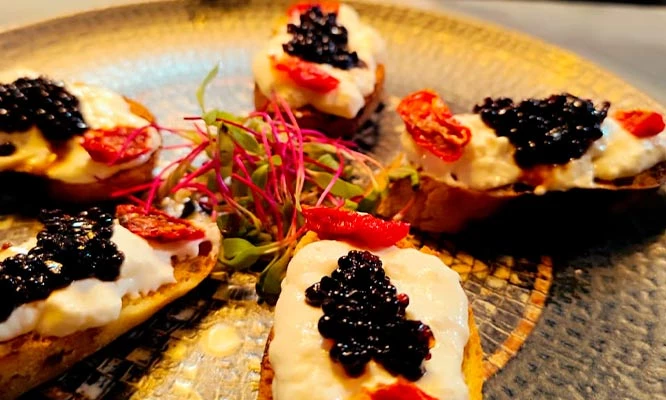 BARRA LIBRE: de pizzas artesanales + hamburguesas + bebida y más en La Plaza Artesanal- Los Olivos.