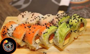 Barra libre de makis con 37 o 45 a elegir con refill de bebidas en Dragon Rolls