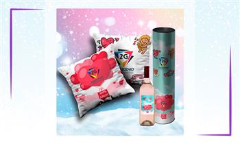 2 almohadas blancas personalizadas 1 botella de vino estuche con 2G