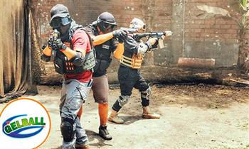 Batalla de Gelball para 4 u 8 personas con balas luminiscentes y sin dolor