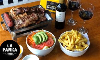 Parrilla pankera para 2 personas botella de vino en La panka Jockey Plaza