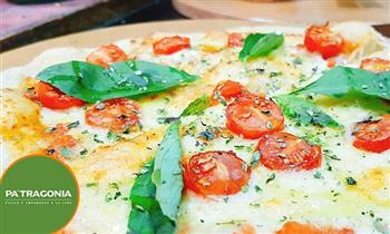 2 pizzas medianas 1 empanada gaseosa (Solo valido para llevar)