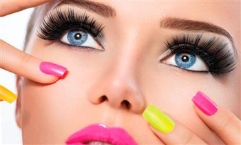 Extensiones de pestañas o pestañas 3D planchado de cejas y mas