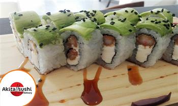 20 30 o 40 cortes de makis bebida Elige dos sabores de la carta en Akita Sushi