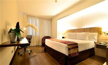 Noche para 2 habitacion premium king desayunos