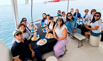 Desayuno Buffet en AltaMar + Paseo en yate por Bahia de La Punta