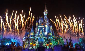 ¡Halloween! ¡Hechizo en el Castillo de Mickey! Edicion especial con fuegos artificiales