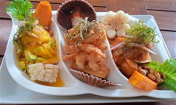 Trio Fusion (Ceviche canario marinado y parrillero) 2 bebidas en Doña Meche