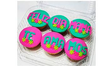 6 o 12 o 24 cupcakes con mensajes personalizados ¡Envia tus mensajes de amor!
