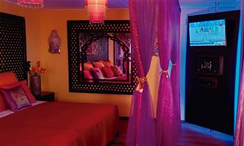 Noche en Penthouse royal Hindu Piqueo romantico bebidas y mas en Hollywood Suites