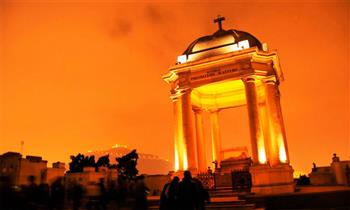 Tour Nocturno tematico al Cementerio Presbitero Matias Maestro con Friends tour Peru