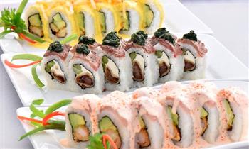 Barra libre de makis alitas 2 bolas de helado