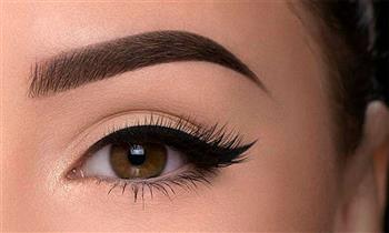 Diseño de Cejas con microblading con pingmentos biomaser