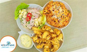 Trio Marino (Ceviche de pescado arroz con mariscos chicharron de calamar)