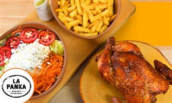Pollo entero a la brasa papas ensalada chicha en La Panka