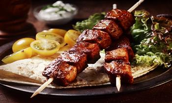 Piqueo parrillero para 2 anticuchos rachi mollejitas 2 copas de vino y mas