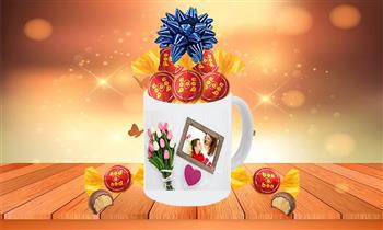 Taza pesonalizada rellena con bon o bon o bouquete de fresas con chocolate y mashmellows