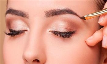 Rizado de pestañas sombreado de cejas semi permanentes