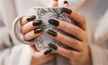 Uñas acrilicas en manos planchado de cabello en CB Beauty Jesus Maria