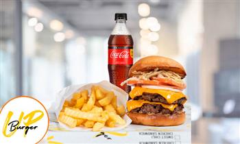 Combo para uno Burger Doble Combo cheese doble papas fritas 1 gaseosa en UP Burger