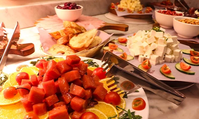 La Bistecca: ALMUERZO O CENA BUFFET + Postre + 1 Ice tea de Hierba luisa en sus 4 LOCALES