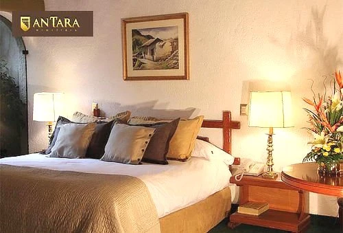 Noche en habitación matrimonial o suite con hidromasaje o jacuzzi + desayunos y más.