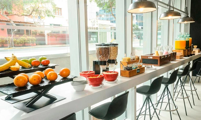 DESAYUNO BUFFET Hotel Innside MIRAFLORES. Los sábados o domingos