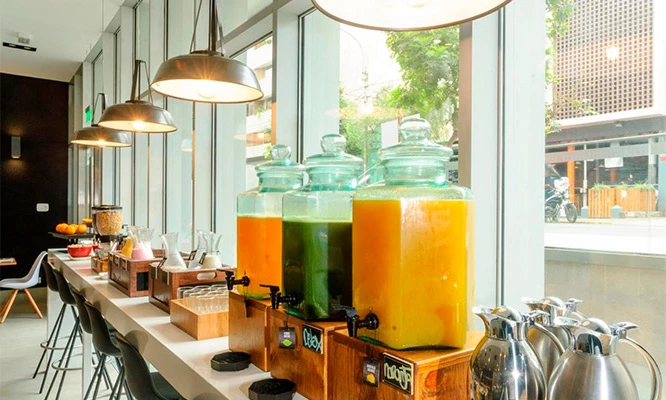 DESAYUNO BUFFET Hotel Innside MIRAFLORES. Los sábados o domingos