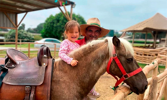 Ecogranjita: Diversión para los engreídos + 1 acompañante en Inflables, paseo a caballo, interacción con animalitos y más.