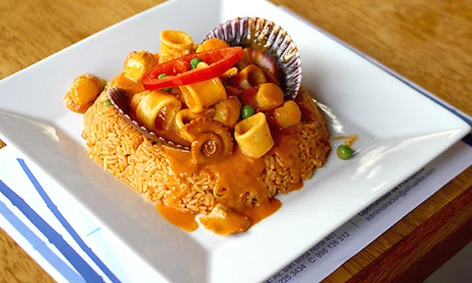 El Huarike San Borja: banquete para 2 o 4 personas: piqueo + entrada + fondos.