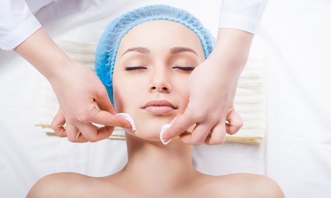 Limpieza facial profunda unisex en 14 pasos