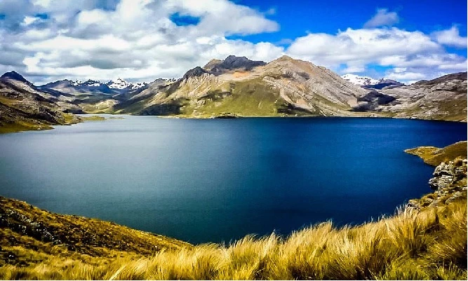 Full day a Marcapomacocha, San Mateo, Nevado Rajuntay y más