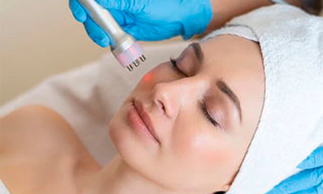 Limpieza facial con acido hialuronico + aparatología