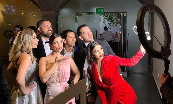 1 CLICK.PE: Cabina de Fotos Photobooth para que tu evento sea inolvidable