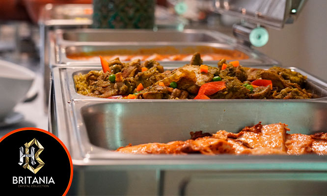 ALMUERZO BUFFET: Almuerzo Buffet Criollo + Show en Hotel Britania Crystal. 1 de NOVIEMBRE
