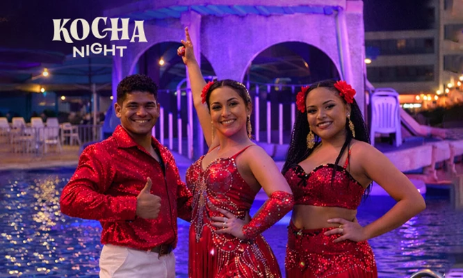 KOCHANIGHT: Piscina de noche en Kochawasi