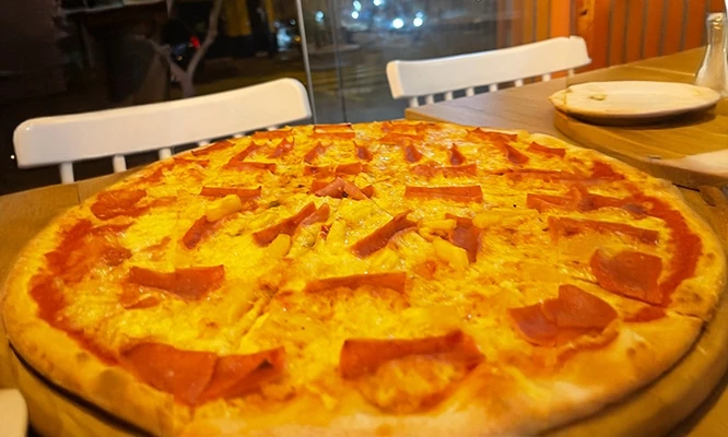 1 Pizza Familiar  40 cm  en La Gran Tajada - Lince.