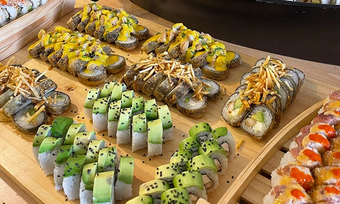 BARRA LIBRE de MAKIS: Barra libre de makis + Porción de Alitas + bebida