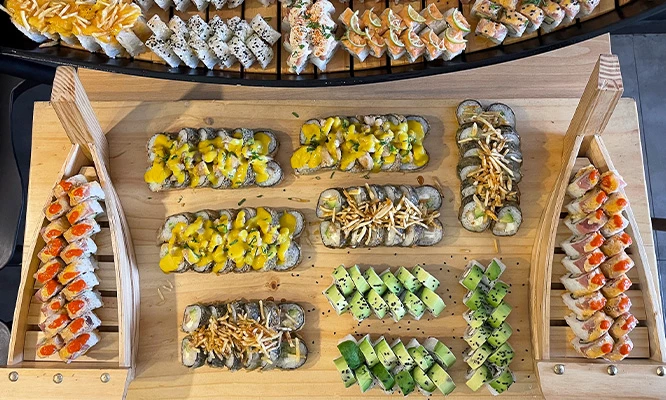 Barra libre de makis + Porción de Alitas + Bebida en Santoku Sushi Bar de San Miguel y San Luis