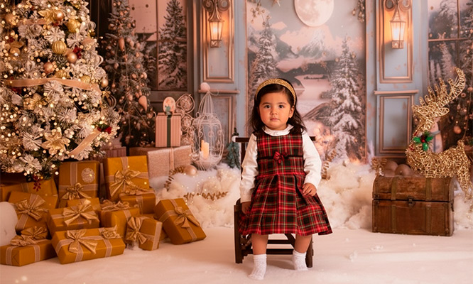 Sesión de Fotos Navideñas en Estudio: Escenario, fotos impresas, ampliaciones, ediciones y más