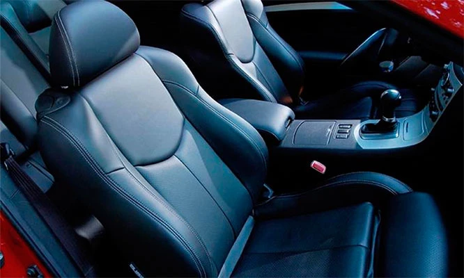 Funda entallada a medida en procuero para autos o camionetas de 2 o 3 filas