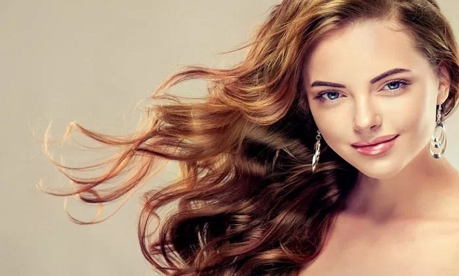 Tinte completo iluminacion o rayitos en Hair Expert Miraflores