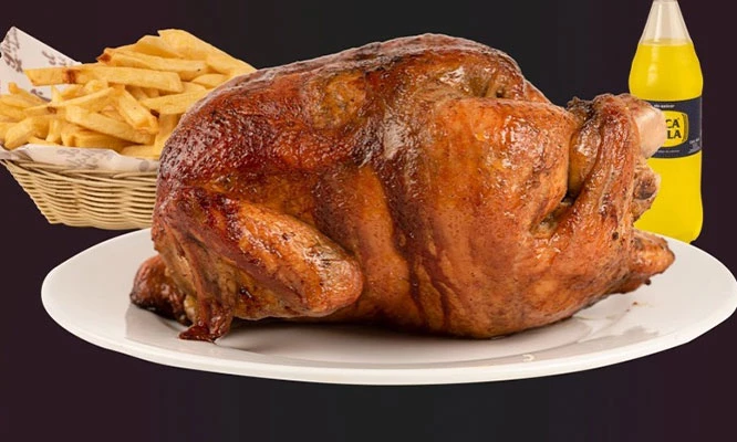 Pollo a la leña, papa, ensalada y cremas + 1 Gaseosa