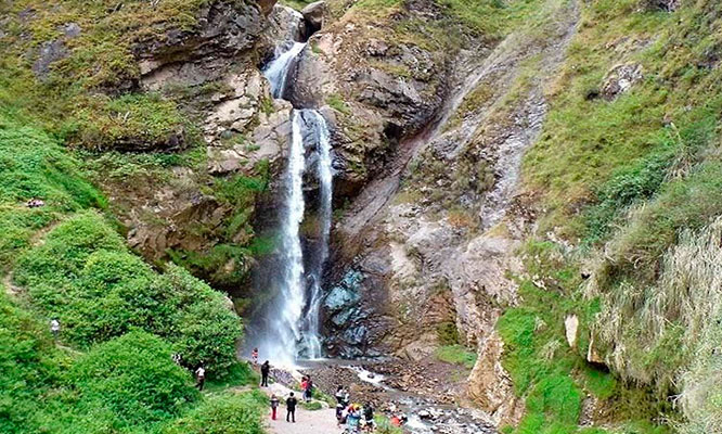Full Day PET FRIENDLY Trekking a la Catarata de Antankallo Matucana