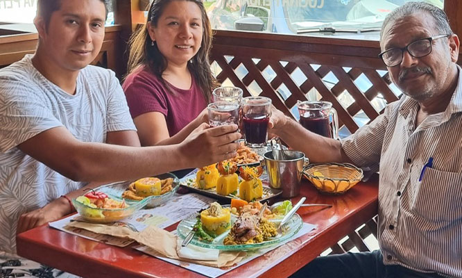 ARROZ CON PATO: Patita tierna, arroz melocito, con chalaquita y más