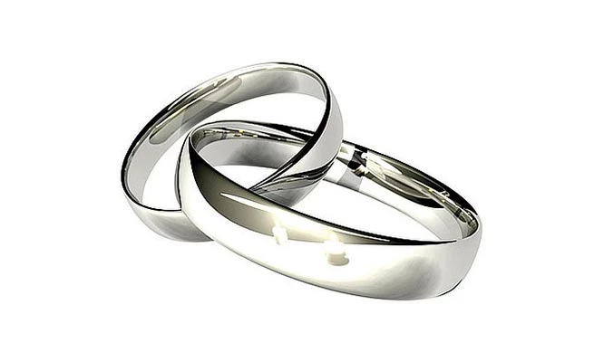 Aros de Matrimonio enchapados en oro de 18 quilates, talla y color a elección.