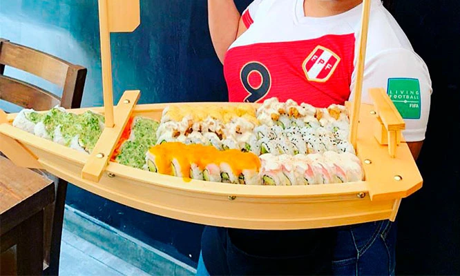 BARCO DE MAKIS: 180 o 240 makis a elección en Dragon Rolls