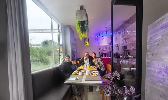 Desayuno Buffet Criollo de Lunes a Domingo en el Hotel las Lomas de San Borja.