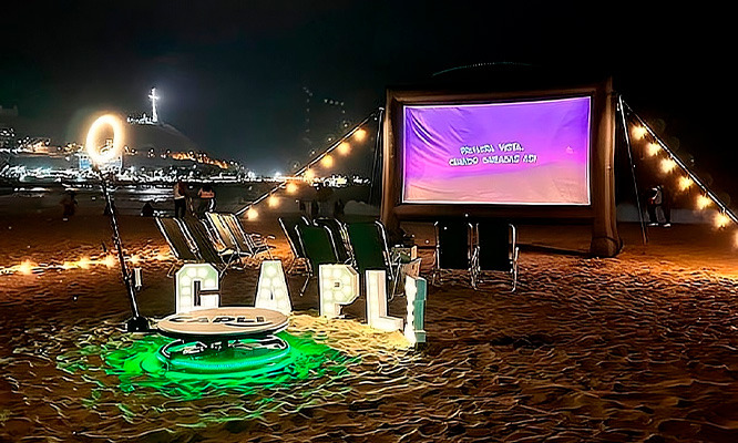 ¡Cine en la Playa!  Canchita + gaseosa + fogata y más.