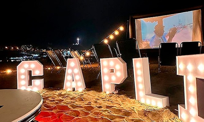 ¡Cine en la Playa!  Canchita + gaseosa + zona de fotos + fogata y más